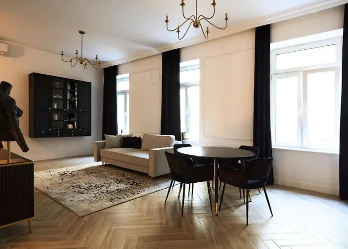 Komfortowy Apartament Z Parkingiem, 70M2, Srodmiescie -Klimatyzacja, Dostep Na Kod-Polonia Resident